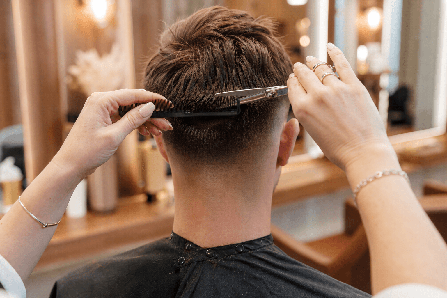 Kalender- und Teamübersicht für Friseursalons (AI-genereret billede)